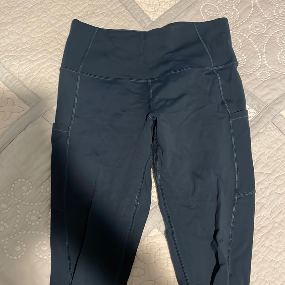 Athleta teal cropped leggings